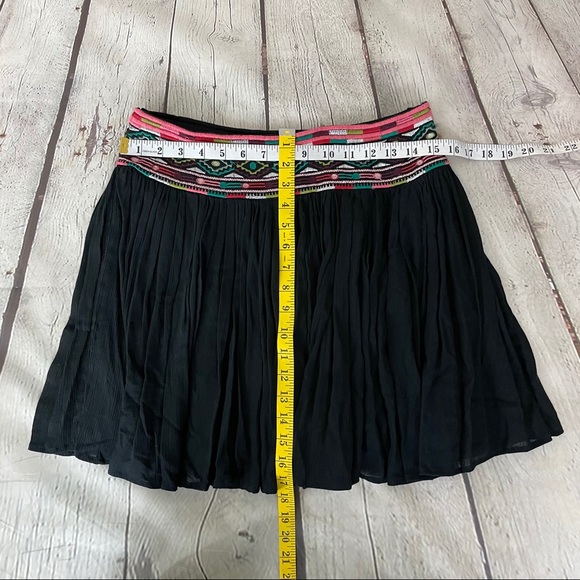 Romeo & Juliet Couture Skirt Size Medium NWT - Picture 8 of 11